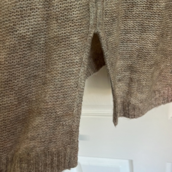 Abercrombie & Fitch sweater - Picture 5 of 5